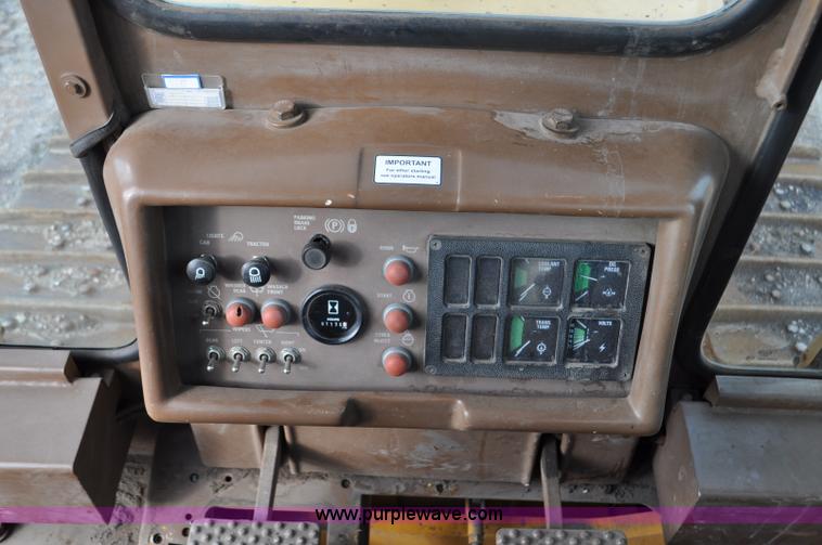 image for item F2068 2002 Dressta TD12C dozer