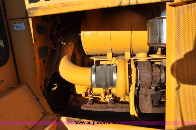 image for item F2068 2002 Dressta TD12C dozer