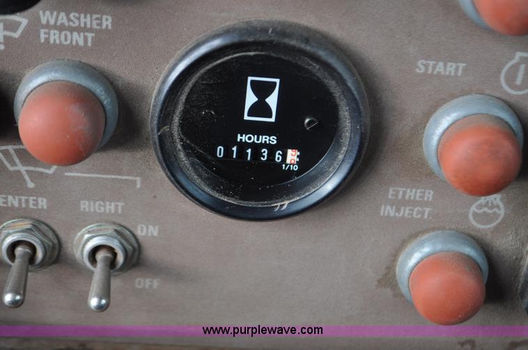 image for item F2068 2002 Dressta TD12C dozer