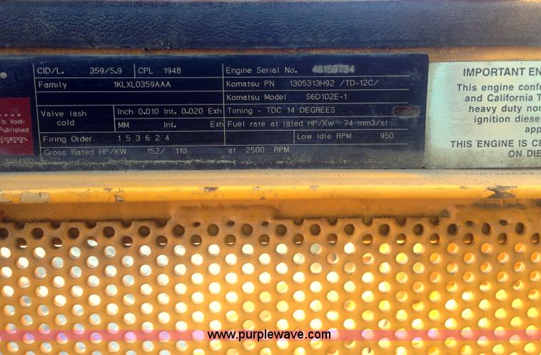 image for item F2068 2002 Dressta TD12C dozer