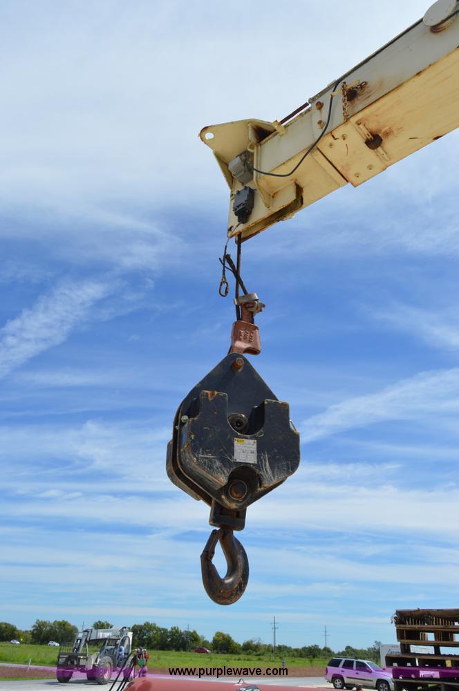 image for item F8356 2007 Sterling LT8500 crane truck