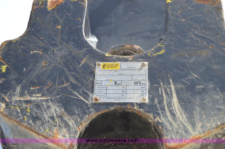 image for item F8356 2007 Sterling LT8500 crane truck