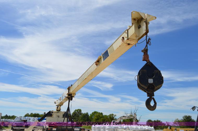 image for item F8356 2007 Sterling LT8500 crane truck