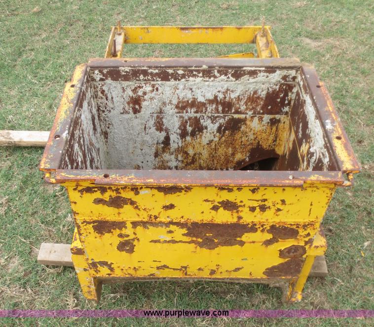 image for item G2976 Gomaco curb mules