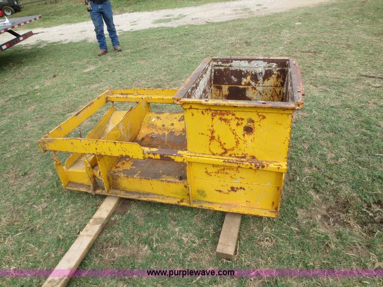 image for item G2976 Gomaco curb mules