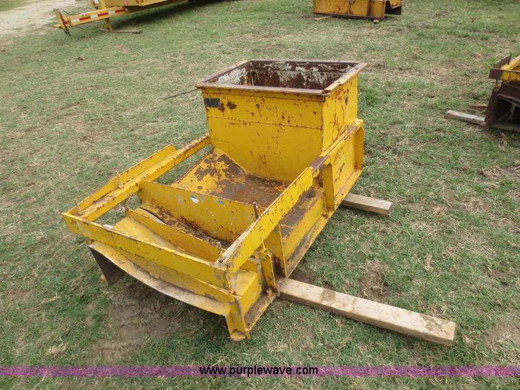 image for item G2976 Gomaco curb mules