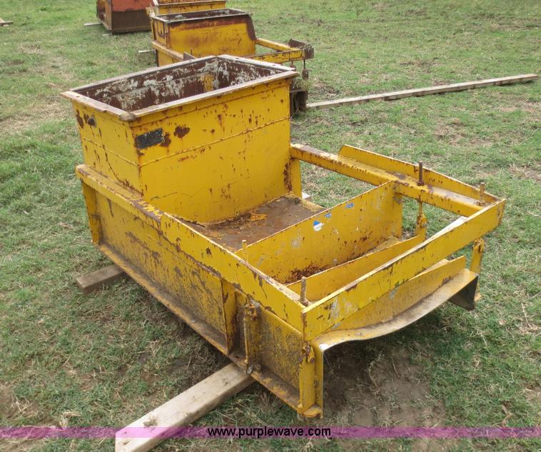 image for item G2976 Gomaco curb mules