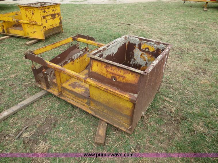 image for item G2976 Gomaco curb mules