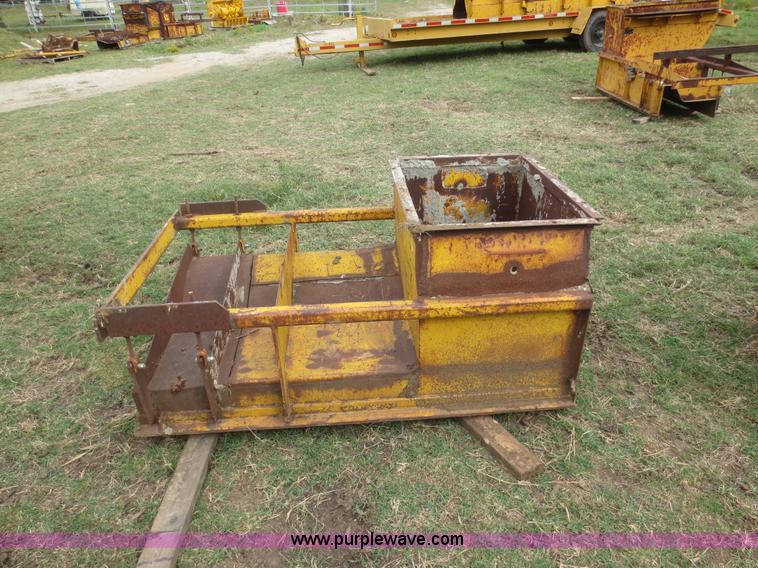 image for item G2976 Gomaco curb mules