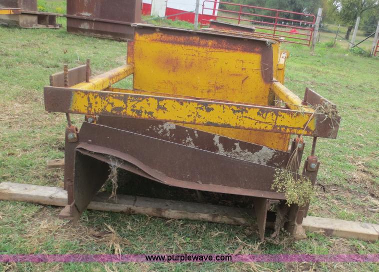 image for item G2976 Gomaco curb mules