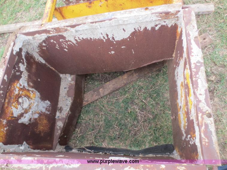 image for item G2976 Gomaco curb mules