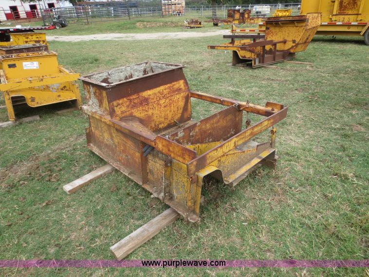 image for item G2976 Gomaco curb mules