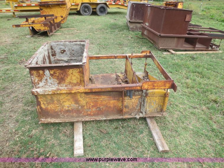 image for item G2976 Gomaco curb mules