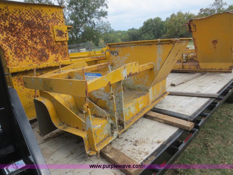 image for item G2976 Gomaco curb mules