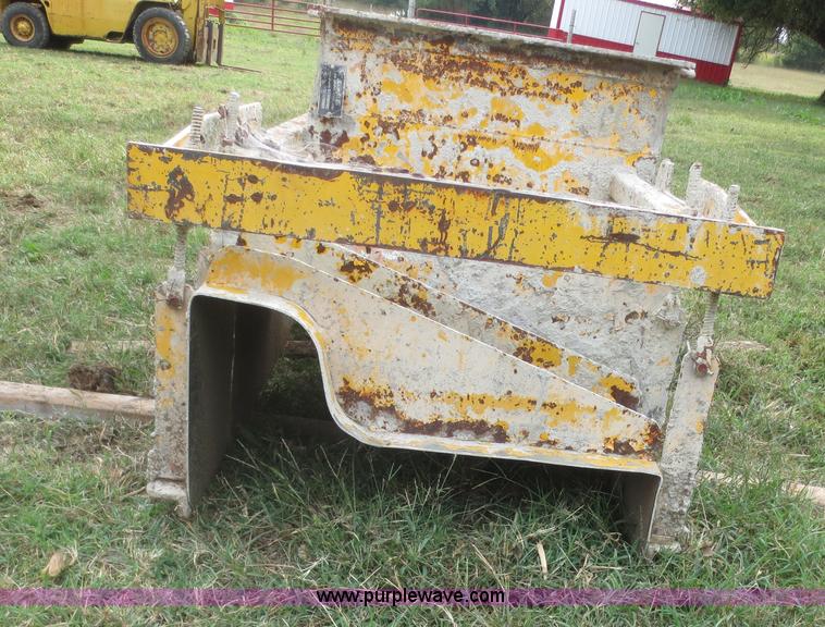 image for item G2976 Gomaco curb mules