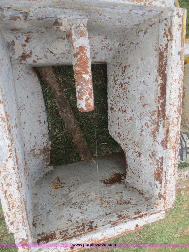 image for item G2976 Gomaco curb mules