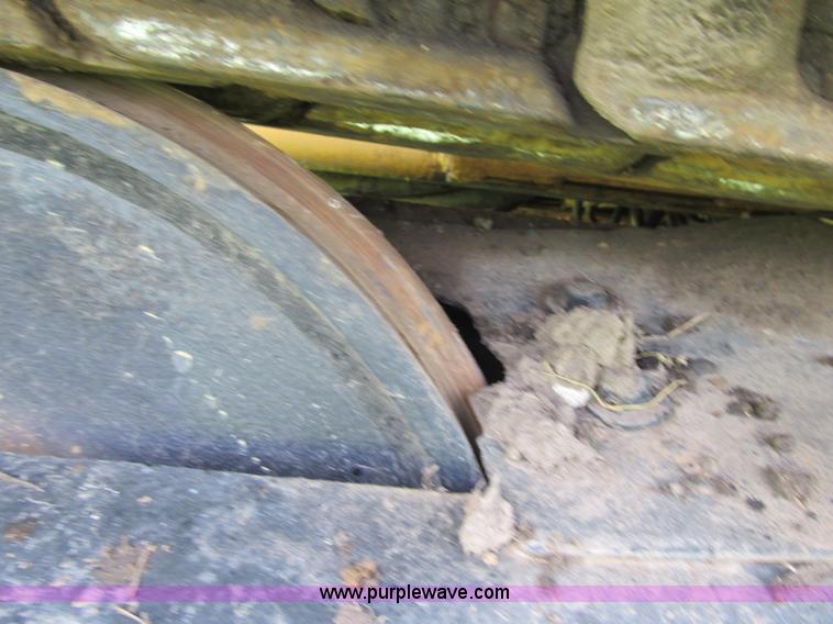 image for item G6510 1987 Vermeer T650 trencher