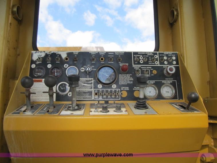 image for item G6510 1987 Vermeer T650 trencher