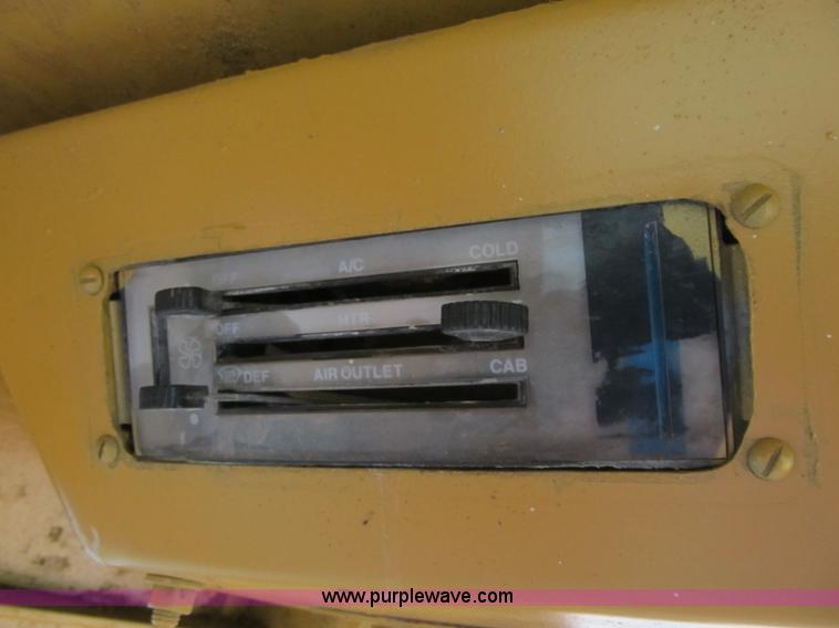 image for item G6510 1987 Vermeer T650 trencher