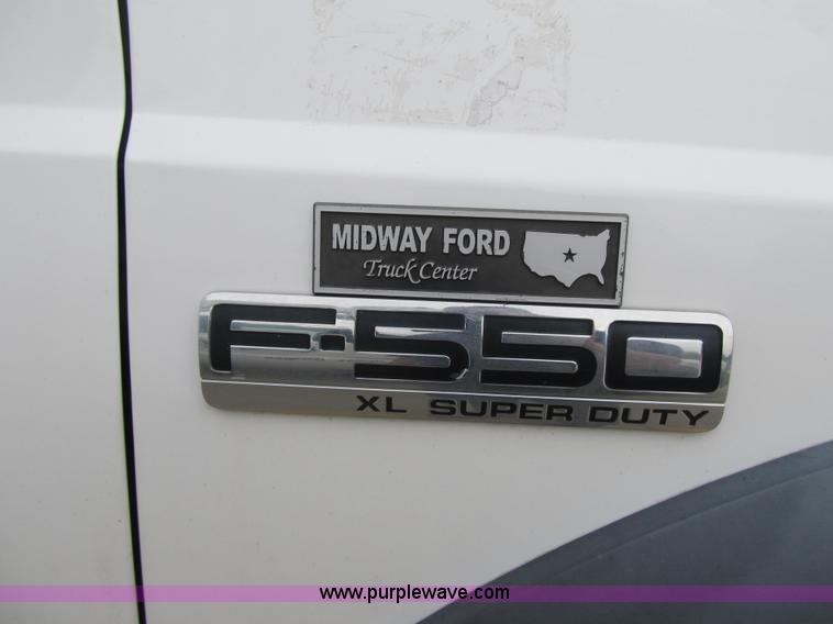 image for item G6517 2006 Ford F550 Super Duty XL bucket truck
