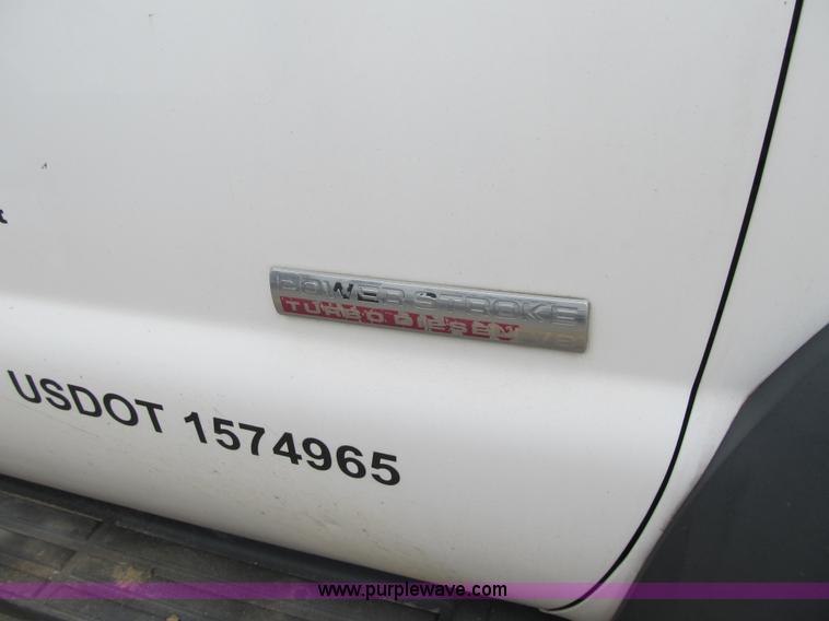 image for item G6517 2006 Ford F550 Super Duty XL bucket truck