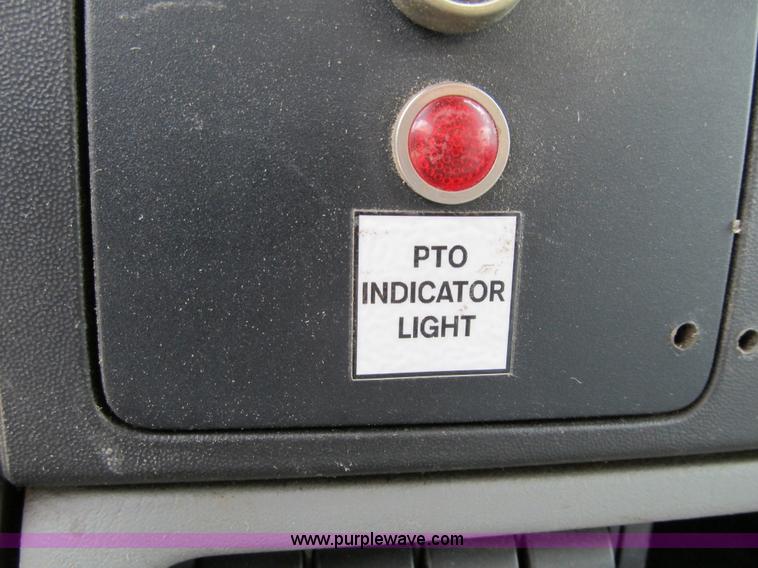 image for item G6517 2006 Ford F550 Super Duty XL bucket truck