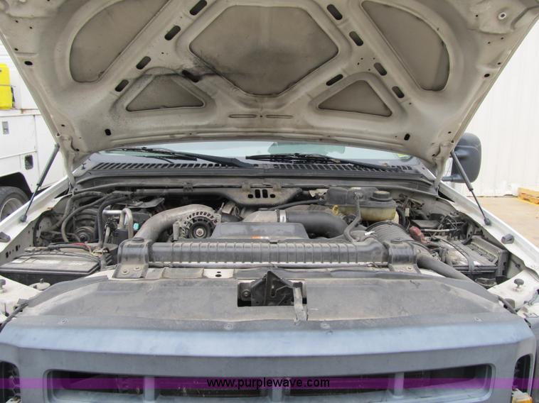 image for item G6517 2006 Ford F550 Super Duty XL bucket truck