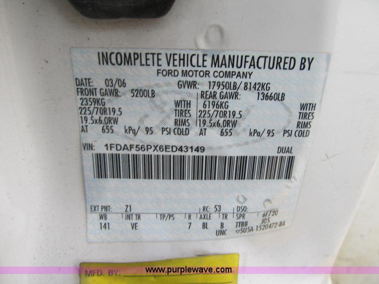 image for item G6517 2006 Ford F550 Super Duty XL bucket truck