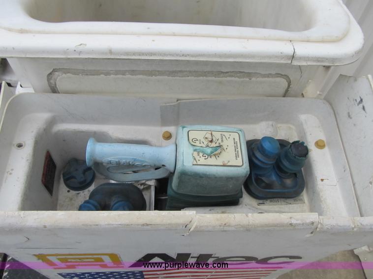 image for item G6517 2006 Ford F550 Super Duty XL bucket truck