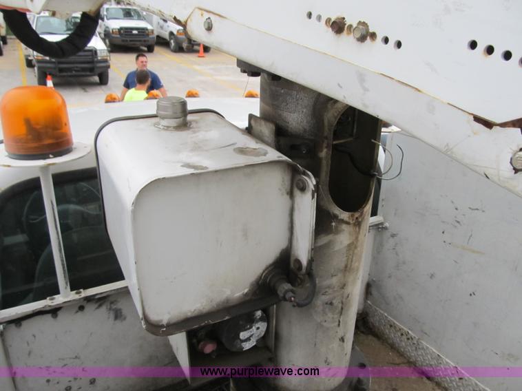 image for item G6517 2006 Ford F550 Super Duty XL bucket truck