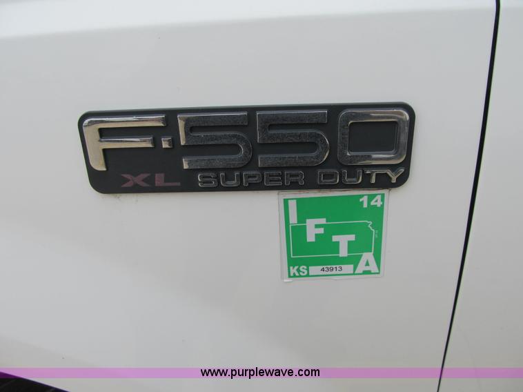 image for item G6519 1999 Ford F550 Super Duty XL bucket truck