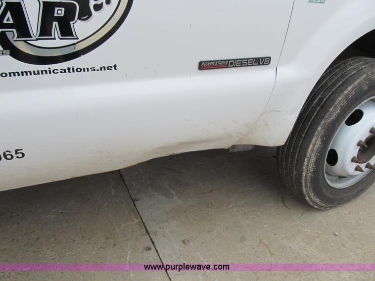 image for item G6519 1999 Ford F550 Super Duty XL bucket truck