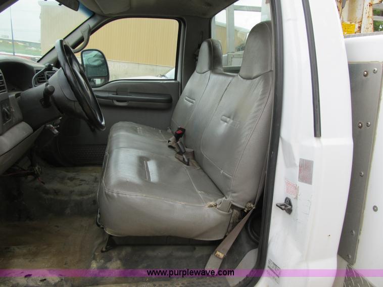 image for item G6519 1999 Ford F550 Super Duty XL bucket truck