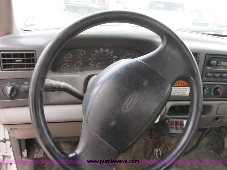 image for item G6519 1999 Ford F550 Super Duty XL bucket truck