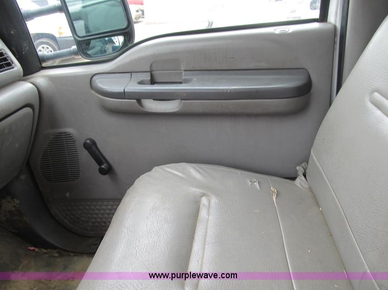 image for item G6519 1999 Ford F550 Super Duty XL bucket truck