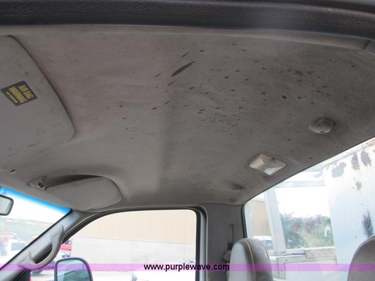 image for item G6519 1999 Ford F550 Super Duty XL bucket truck