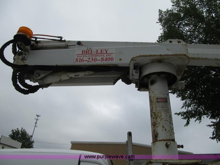 image for item G6519 1999 Ford F550 Super Duty XL bucket truck