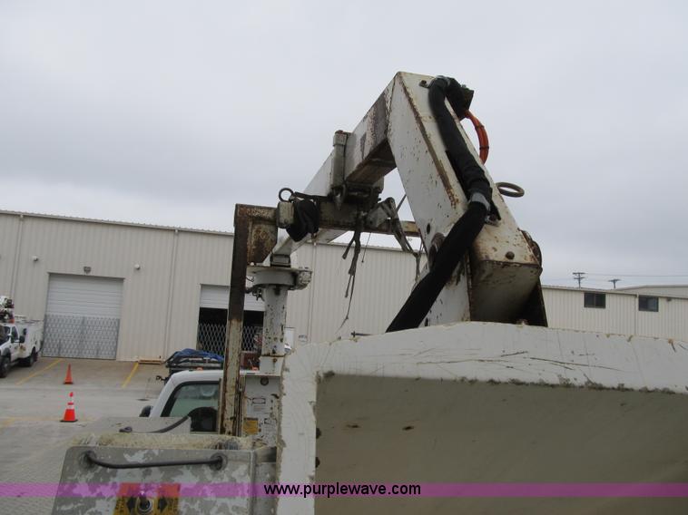 image for item G6519 1999 Ford F550 Super Duty XL bucket truck