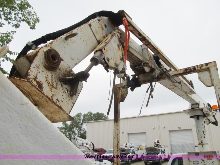 image for item G6519 1999 Ford F550 Super Duty XL bucket truck