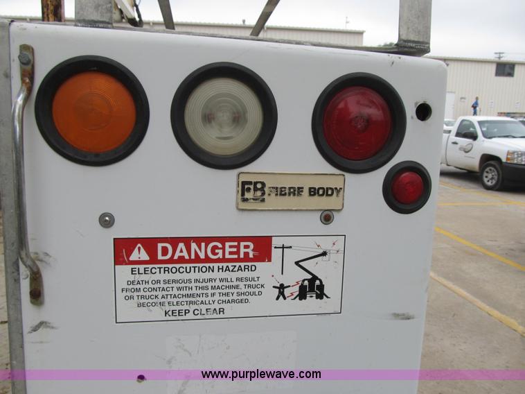 image for item G6519 1999 Ford F550 Super Duty XL bucket truck