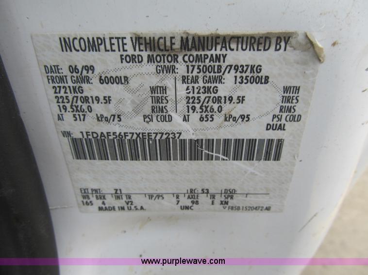 image for item G6519 1999 Ford F550 Super Duty XL bucket truck