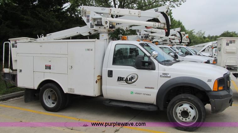 image for item G6520 2006 Ford F550 Super Duty XL bucket truck