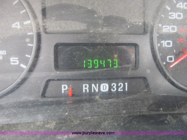 image for item G6520 2006 Ford F550 Super Duty XL bucket truck