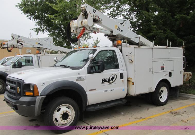 image for item G6522 2006 Ford F550 Super Duty XL bucket truck