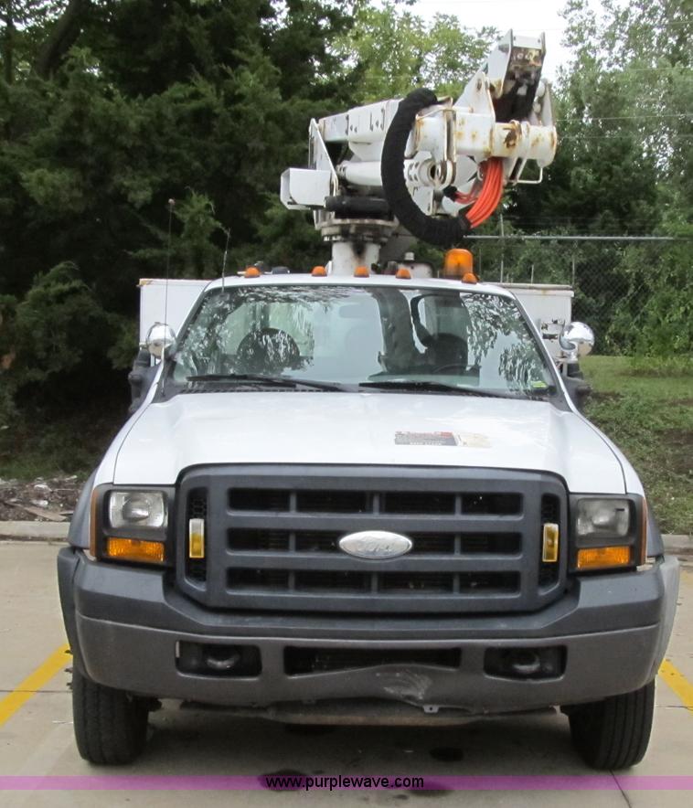 image for item G6522 2006 Ford F550 Super Duty XL bucket truck