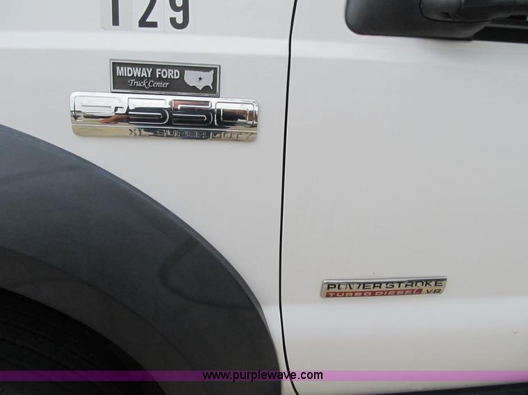 image for item G6522 2006 Ford F550 Super Duty XL bucket truck