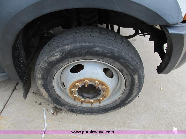 image for item G6522 2006 Ford F550 Super Duty XL bucket truck