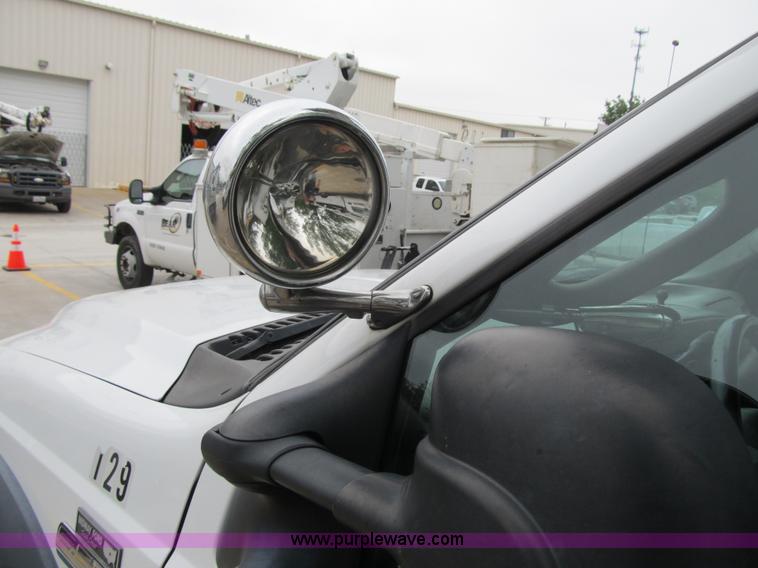 image for item G6522 2006 Ford F550 Super Duty XL bucket truck