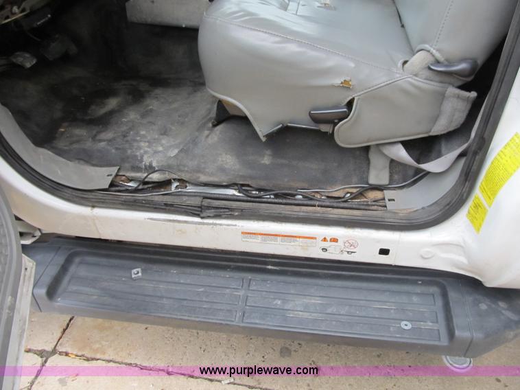 image for item G6522 2006 Ford F550 Super Duty XL bucket truck