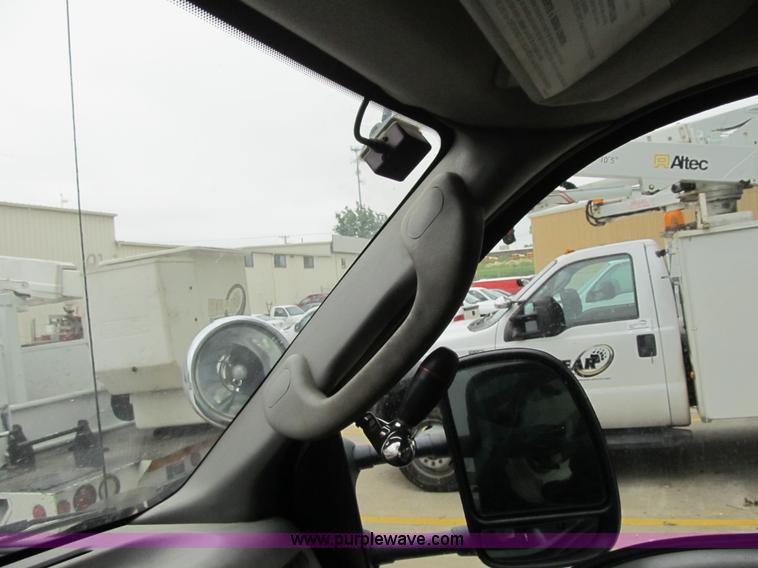 image for item G6522 2006 Ford F550 Super Duty XL bucket truck